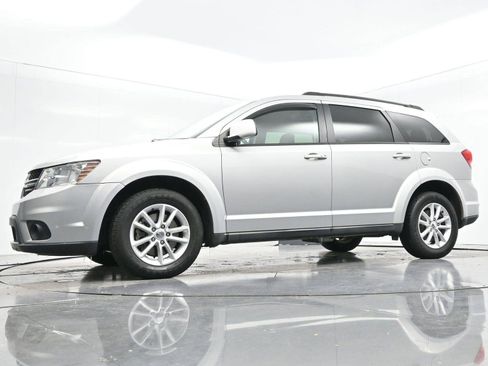 Used 2013 Dodge Journey SXT w/ Flexible Seating Group image 44