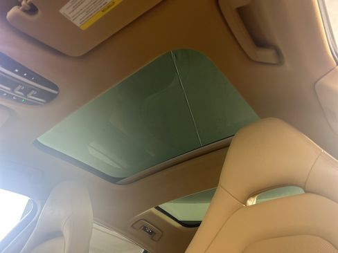 Certified 2023 Porsche Panamera 4 Platinum Edition image 30