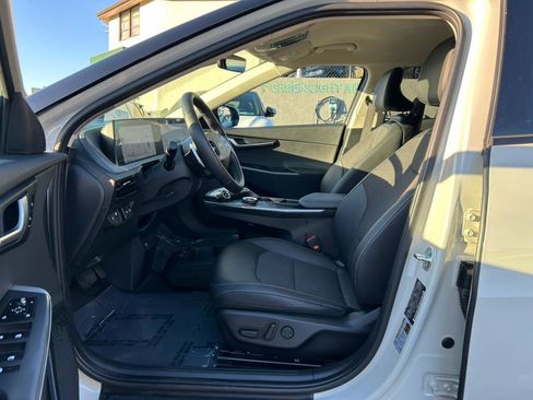 Used 2024 Kia EV6 Light image 12