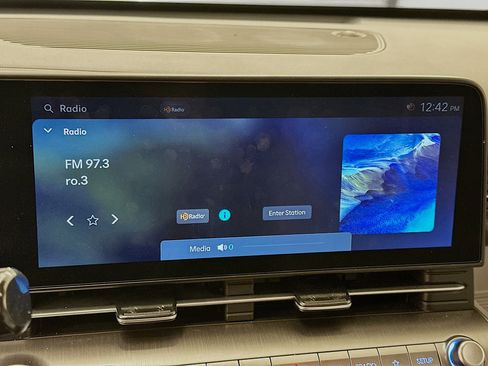 Used 2025 Hyundai Kona SEL image 21