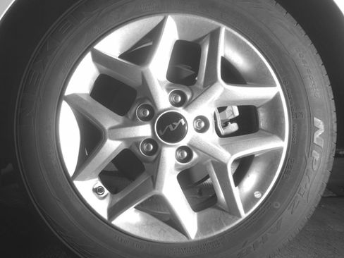 Used 2025 Kia Soul LX w/ LX Technology Package FWD image 26