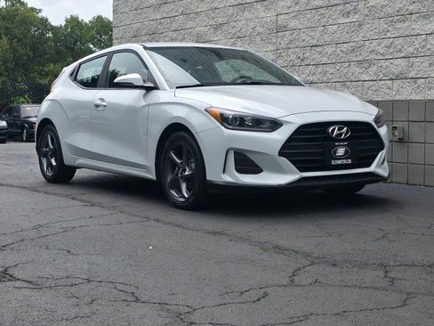 Used 2019 Hyundai Veloster 2.0 FWD image 2