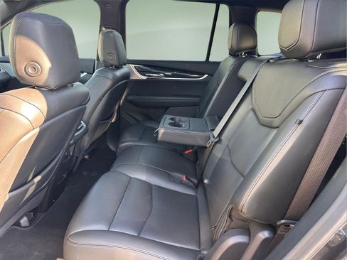 Used 2023 Cadillac XT6 Premium Luxury FWD image 13
