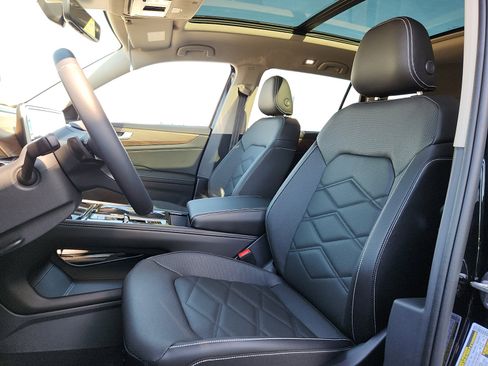 New 2026 Volkswagen Atlas SE image 13