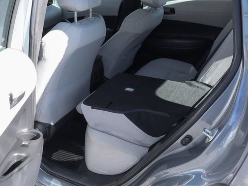 Used 2022 Toyota Corolla Cross L image 34