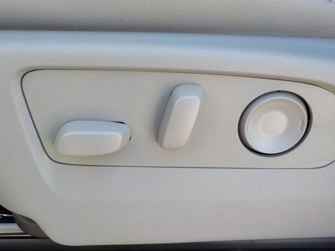 New 2026 GMC Sierra 2500 SLT w/ SLT Premium Package image 18