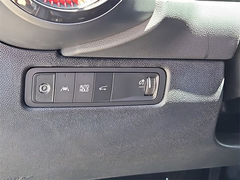 New 2025 Chevrolet Equinox EV RS w/ Convenience Package II image 15