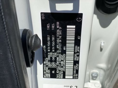 Used 2022 Toyota 4Runner SR5 Premium w/ Moonroof Package AWD/4WD image 31