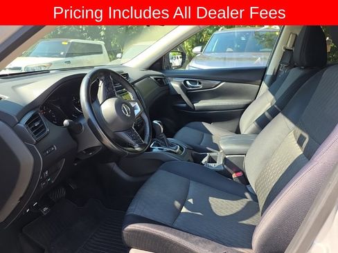 Used 2017 Nissan Rogue SV FWD image 7