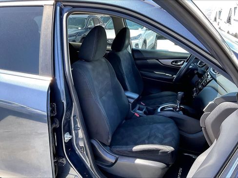 Used 2016 Nissan Rogue SV FWD image 13