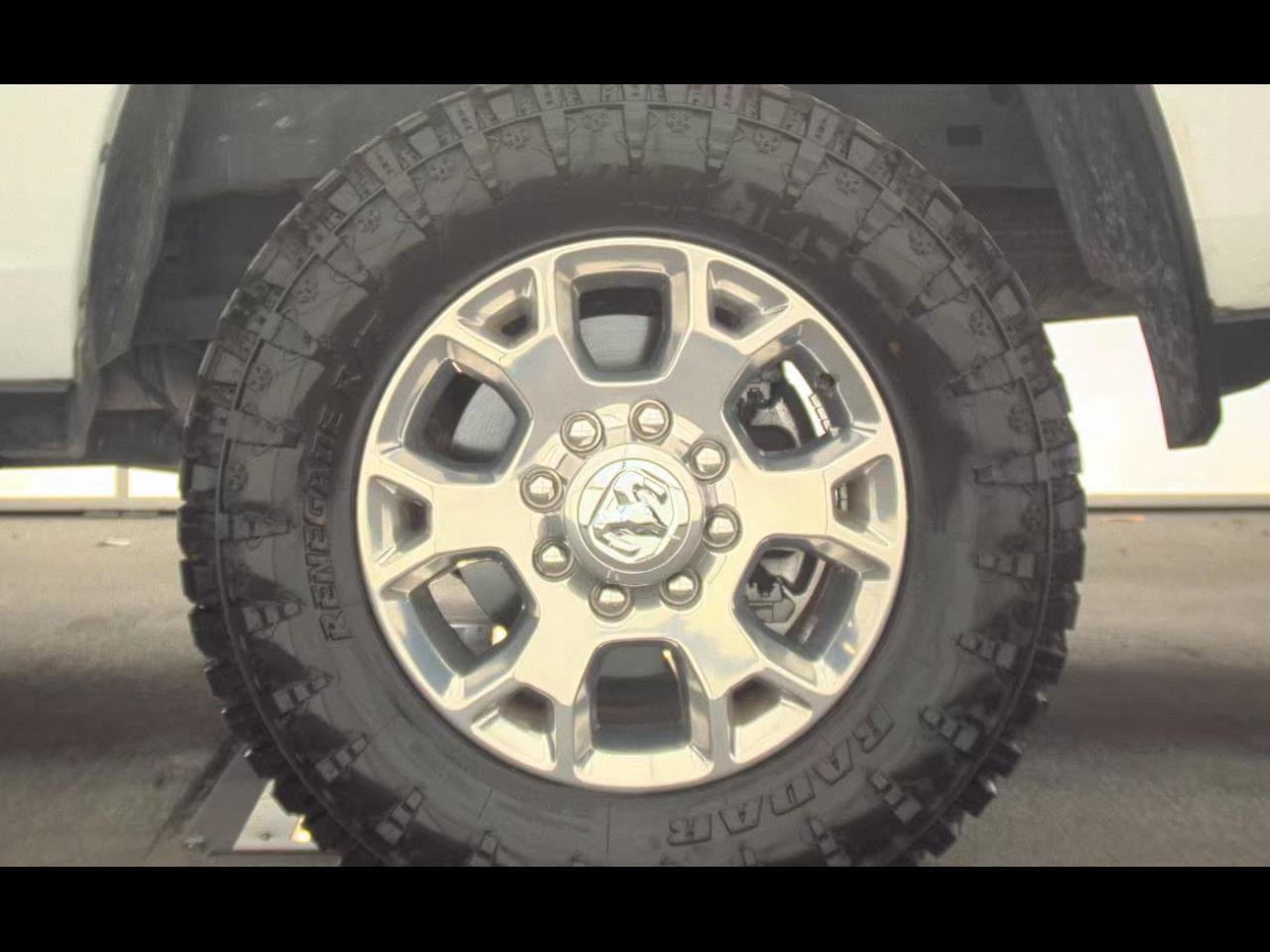 Used 2024 RAM 2500 Laramie w/ Safety Group AWD/4WD image 10