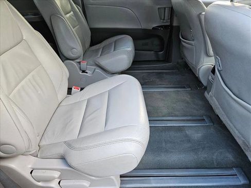 Used 2016 Toyota Sienna XLE w/ XLE Navigation Package image 20