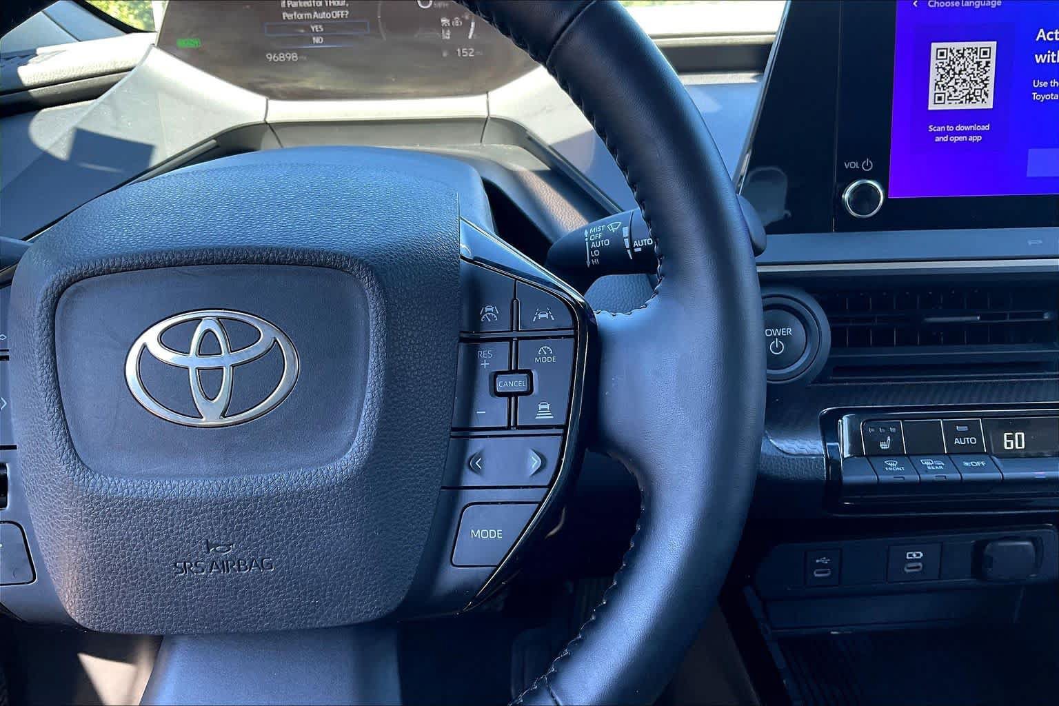 Used 2025 Toyota Prius XLE FWD image 24