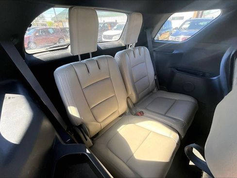 Used 2014 Ford Explorer XLT w/ Equipment Group 202A image 26