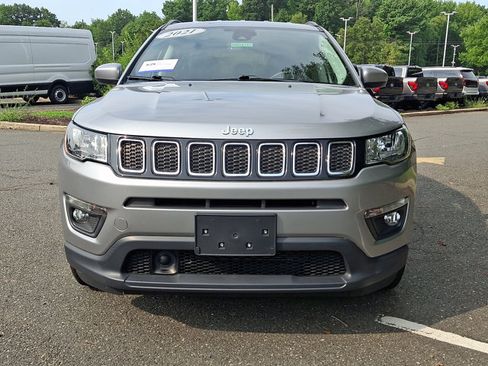 Used 2021 Jeep Compass Latitude w/ Driver Assistance Group AWD/4WD image 3