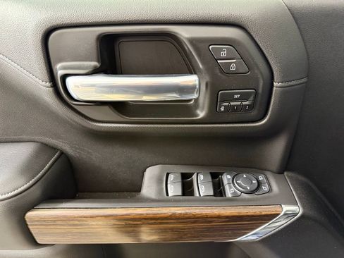 Used 2021 Chevrolet Silverado 1500 High Country w/ Technology Package image 14