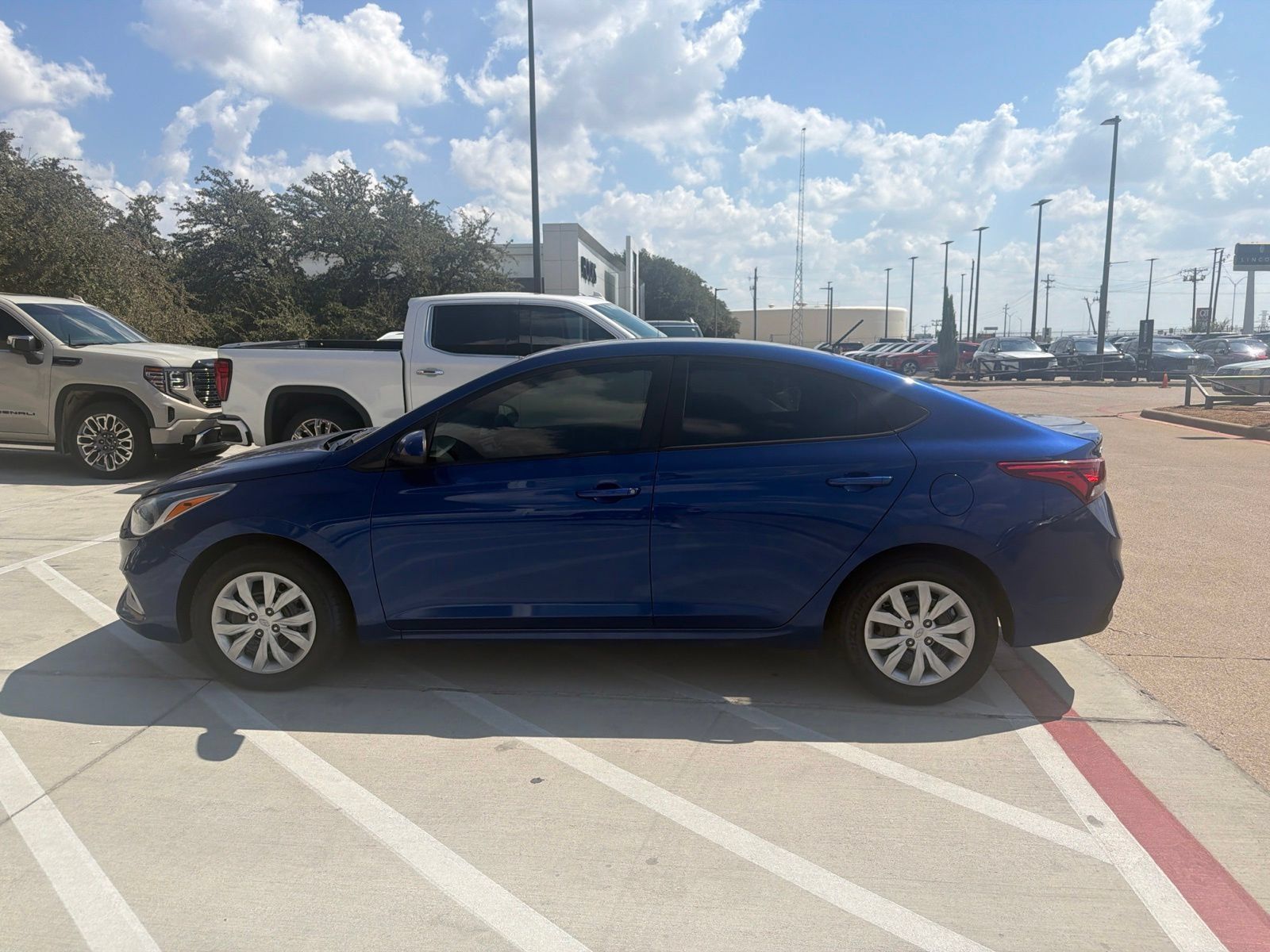 Used 2022 Hyundai Accent SE FWD image 7