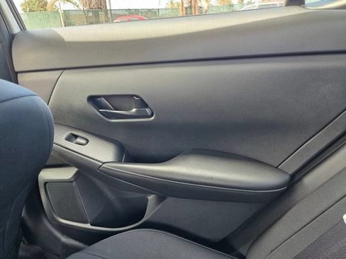 Used 2024 Nissan Sentra SV FWD image 11