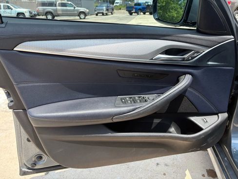Used 2017 BMW 530i xDrive image 11