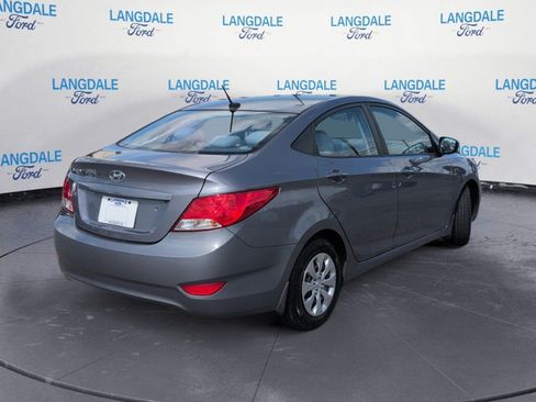 Used 2016 Hyundai Accent SE w/ Option Group 02 FWD image 3