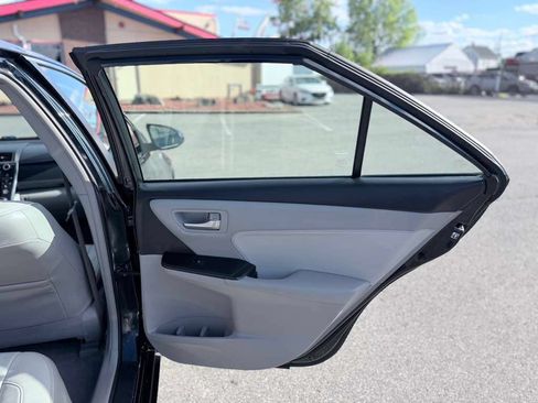 Used 2017 Toyota Camry XLE FWD image 19