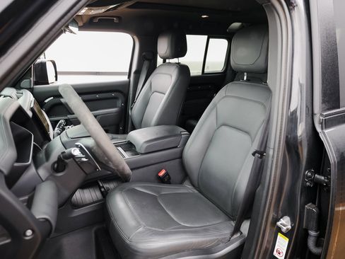 Used 2023 Land Rover Defender 110 V8 image 5