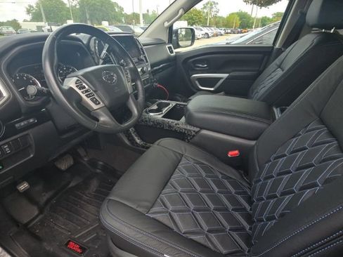Used 2021 Nissan Titan SV w/ SV Convenience Package RWD image 15