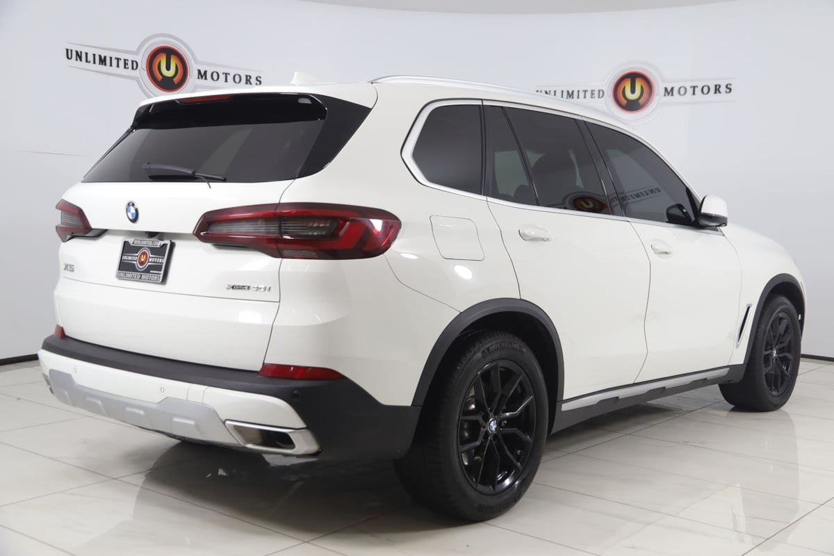 Used 2023 BMW X5 xDrive40i w/ Premium Package AWD/4WD image 3