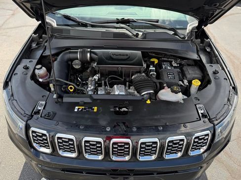 Certified 2024 Jeep Compass Limited AWD/4WD image 12