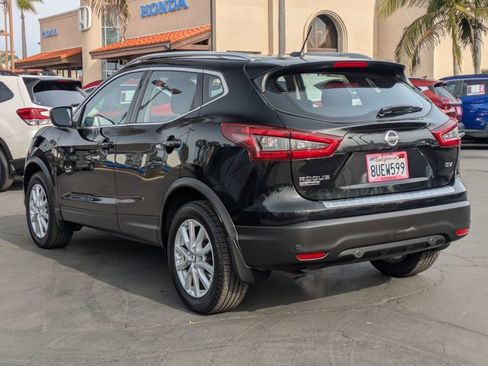Used 2020 Nissan Rogue Sport SV w/ All-Weather Package image 5