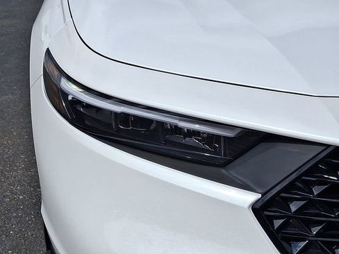 Certified 2025 Honda Accord SE image 9