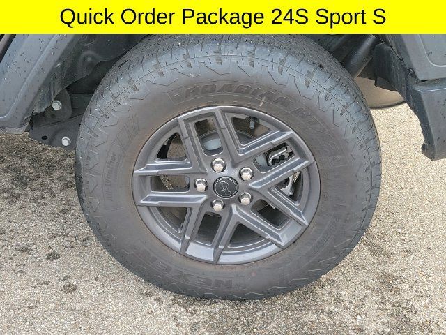 Used 2025 Jeep Wrangler Unlimited Sport AWD/4WD image 7