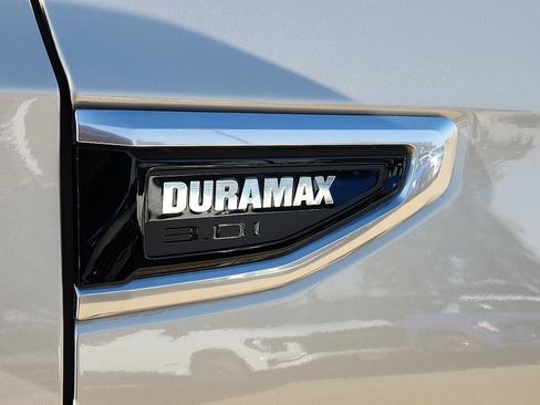 Used 2021 GMC Yukon Denali w/ Denali Premium Package image 8