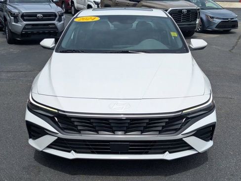 Used 2024 Hyundai Elantra SEL w/ Convenience Package image 2