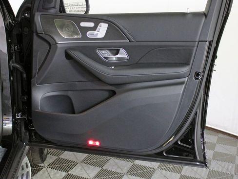 New 2026 Mercedes-Benz GLS 580 4MATIC image 34