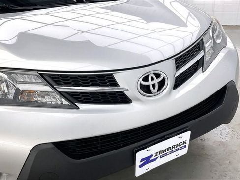Used 2015 Toyota RAV4 LE AWD/4WD image 30