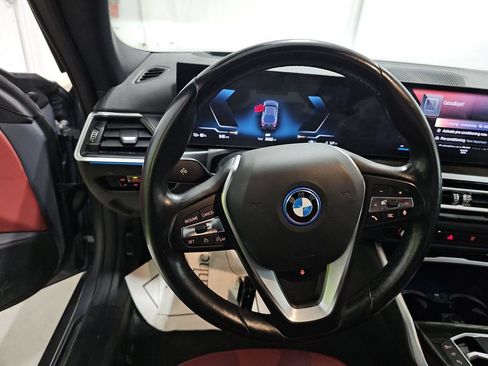 Used 2023 BMW i4 eDrive35 w/ Premium Package RWD image 17