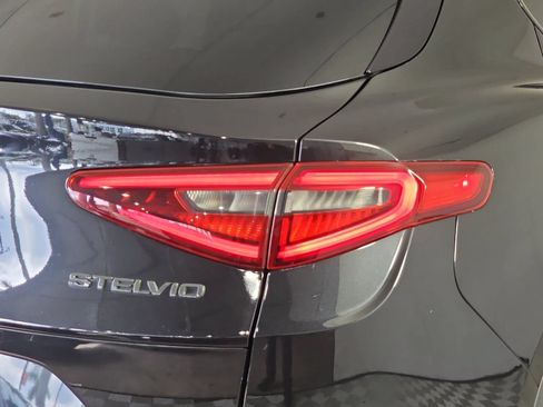 Used 2020 Alfa Romeo Stelvio w/ Nero Edizione RWD image 30
