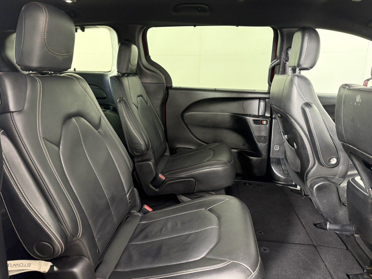 Used 2021 Chrysler Pacifica Touring-L w/ S Appearance Package FWD image 13