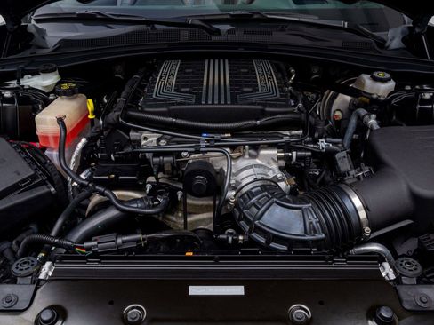 Used 2022 Chevrolet Camaro ZL1 RWD image 23