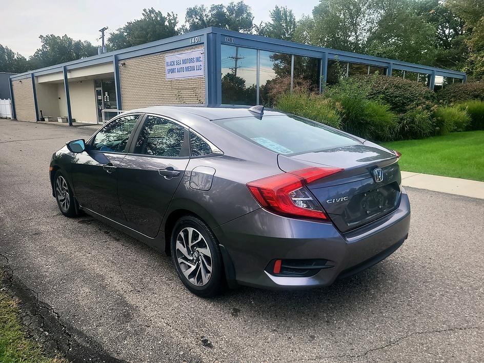 Used 2017 Honda Civic EX image 5
