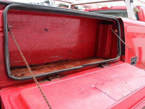 Used 2005 Chevrolet Silverado 3500 4x4 Regular Cab image 29