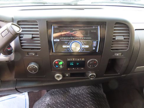 Used 2010 Chevrolet Silverado 2500 LT w/ Interior Plus Package image 27