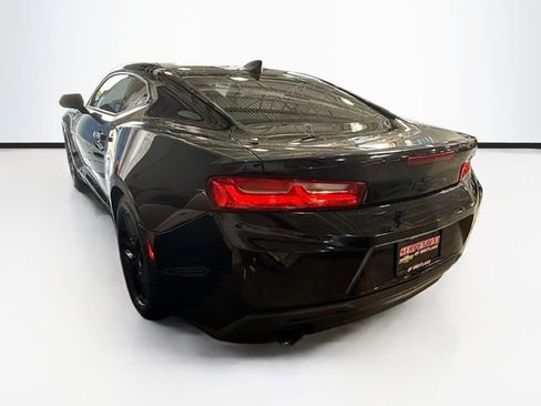 Used 2017 Chevrolet Camaro LT RWD image 8