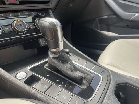 Used 2019 Volkswagen Jetta R-Line FWD image 30