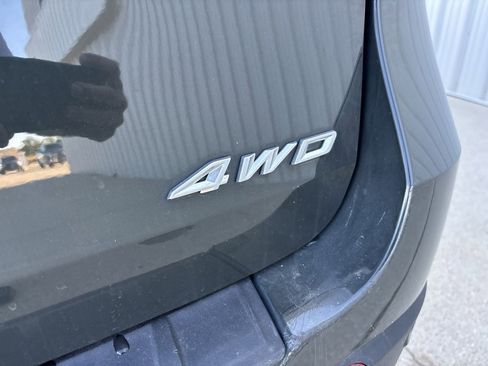 Used 2022 Ford Explorer XLT w/ Equipment Group 202A image 10