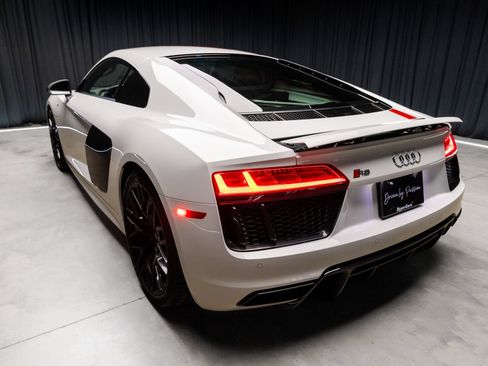 Used 2018 Audi R8 V10 w/ 20" Wheel Package RWD image 13