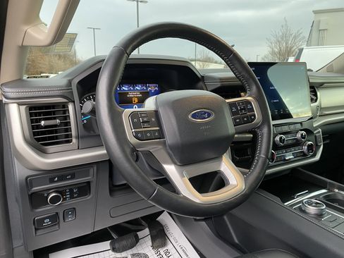 Used 2024 Ford Expedition Max XLT image 17
