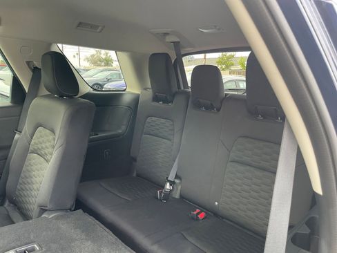 Used 2025 Nissan Pathfinder SV image 17