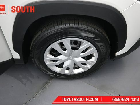 Used 2024 Toyota Corolla Cross L AWD/4WD image 31